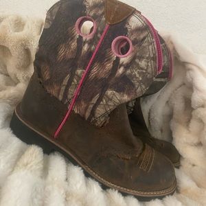 Ariat fat boots size 9